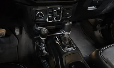 Jeep Wrangler 2021, 49235 км, за 28298.23 USD - фото 9