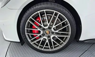 Porsche Panamera 2022, 3016 км, за 98000.55 USD