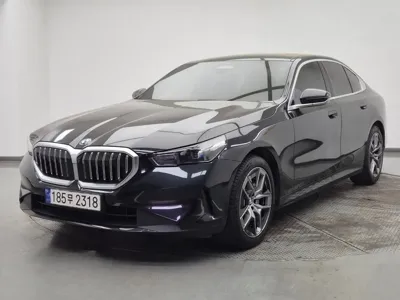 BMW 5-Series · 2024 год