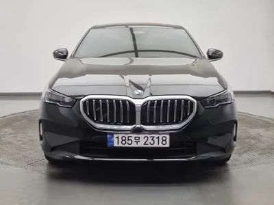 BMW 5-Series 2024, 22200 км, за 35779.37 USD