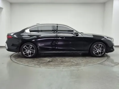 BMW 5-Series 2024, 22200 км, за 35779.37 USD