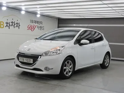 Peugeot 208 · 2015 год