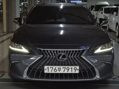 Lexus ES 2023, 107585 км, за 64495.15 USD