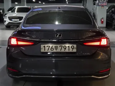 Lexus ES 2023, 107585 км, за 64495.15 USD