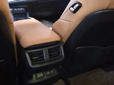 Lexus ES 2023, 107585 км, за 64495.15 USD - фото 20