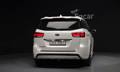 Kia Canival 2015, 163318 км, за 6104.77 USD