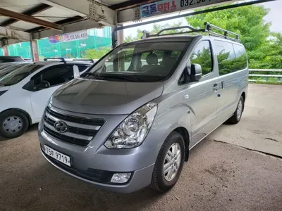 Hyundai Starex 2017, 120904 км, за 6840.39 USD
