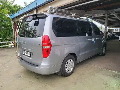 Hyundai Starex 2017, 120904 км, за 6840.39 USD