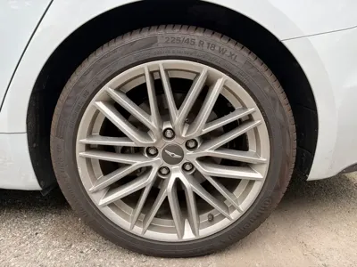 Genesis G70 2020, 62394 км, за 12929.85 USD