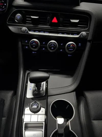 Genesis G70 2020, 62394 км, за 12929.85 USD - фото 9