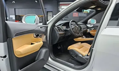 Volvo XC90 2023, 40008 км, за 36465.44 USD - фото 10