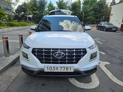 Hyundai Venue 2020, 69987 км, за 8730.47 USD