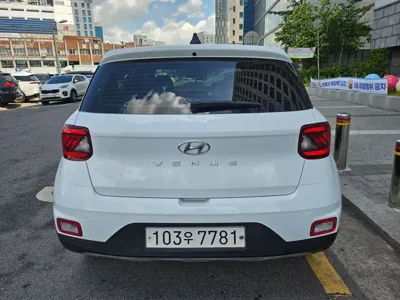 Hyundai Venue 2020, 69987 км, за 8730.47 USD