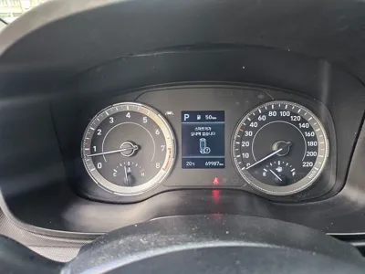 Hyundai Venue 2020, 69987 км, за 8660.54 USD - фото 8