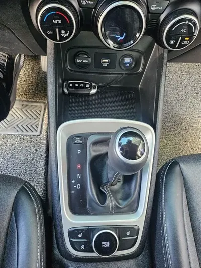 Hyundai Venue 2020, 69987 км, за 8660.54 USD - фото 9