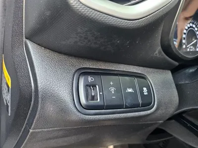 Hyundai Venue 2020, 69987 км, за 8660.54 USD - фото 17