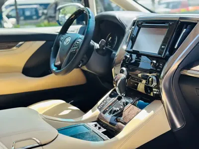 Toyota Alphard 2019, 200000 км, за 68336.25 USD - фото 7