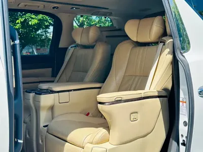 Toyota Alphard 2019, 200000 км, за 68336.25 USD - фото 9