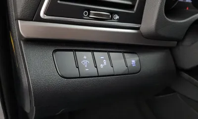 Hyundai Avante 2018, 38763 км, за 8905.93 USD - фото 29
