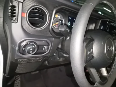 Jeep Wrangler 2025, 6770 км, за 42345.3 USD - фото 20