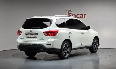 Nissan Pathfinder 2017, 114415 км, за 7601.8 USD