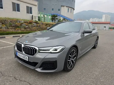 BMW 5-Series 2021, 80800 км, за 26977.82 USD