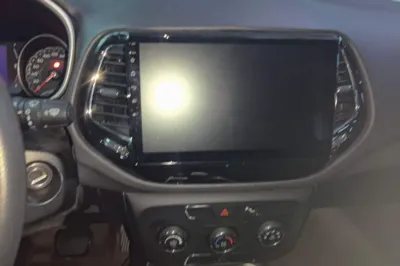 Jeep Compass 2017, 28500 км, за 8803 USD - фото 15