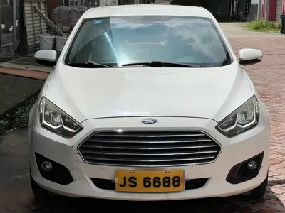 Ford Escort 2016, 66000 км, за 3354.7 USD