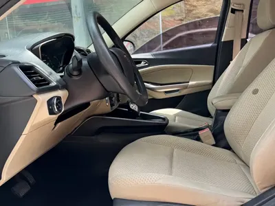 Ford Escort 2016, 66000 км, за 3354.7 USD