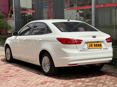 Ford Escort 2016, 66000 км, за 3354.7 USD - фото 9