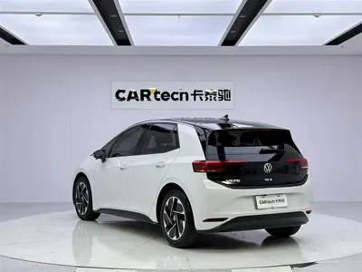Volkswagen ID.3 2024, 23000 км, за 12808.13 USD