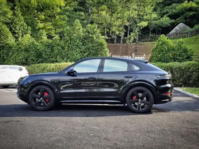 Porsche Cayenne 2025, 15500 км, за 128003.15 USD