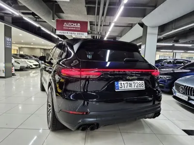 Porsche Cayenne 2023, 37878 км, за 74595.3 USD