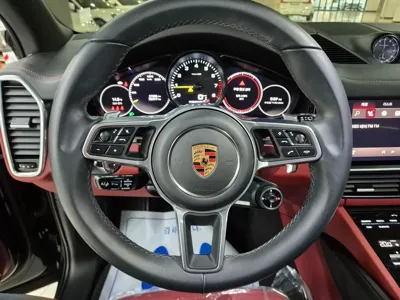 Porsche Cayenne 2023, 37878 км, за 74595.3 USD - фото 9