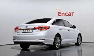 Hyundai Sonata 2016, 62289 км, за 7483.26 USD