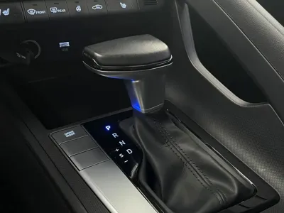 Hyundai Avante 2021, 32250 км, за 10402.04 USD - фото 9