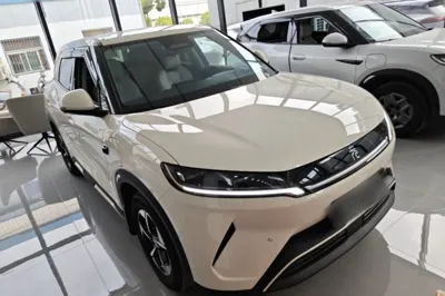 BYD Yuan Up 2025, 17500 км, за 15010 USD