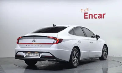 Hyundai Sonata 2021, 178472 км, за 8515.89 USD