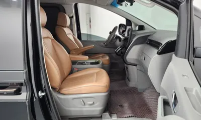 Hyundai Staria 2022, 61005 км, за 20283.58 USD - фото 26
