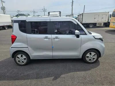 Kia Ray 2016, 100800 км, за 8125.85 USD