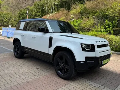 Land Rover Defender 2025, 8000 км, за 63192.22 USD