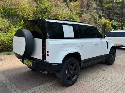 Land Rover Defender 2025, 8000 км, за 63192.22 USD