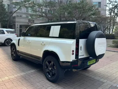 Land Rover Defender 2025, 8000 км, за 63192.22 USD