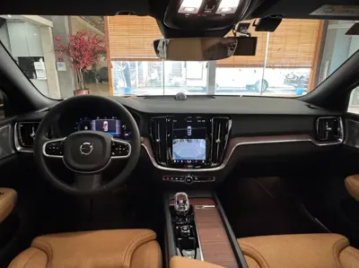 Volvo S60 2023, 41420 км, за 20405.64 USD - фото 7