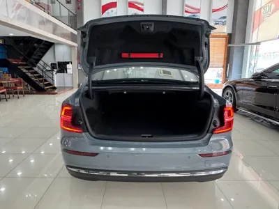 Volvo S60 2023, 41420 км, за 20405.64 USD - фото 20