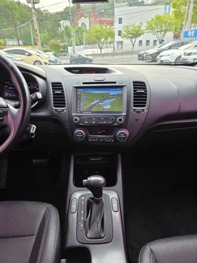 Kia K3 2015, 62324 км, за 4493.06 USD