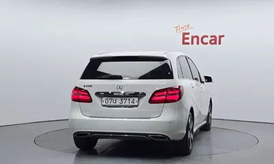 Mercedes-Benz B-Class 2018, 116907 км, за 7481.14 USD