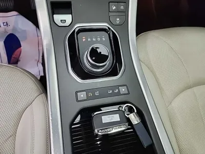 Land Rover Range Rover Evoque 2017, 104142 км, за 8131.68 USD - фото 8