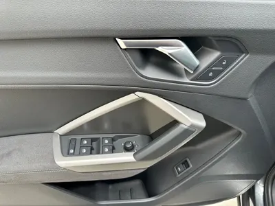 Audi Q3 2022, 7000 км, за 32930.5 USD - фото 11