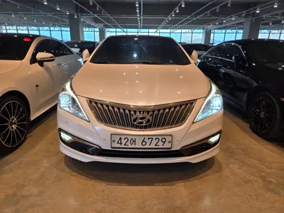 Hyundai Grandeur 2015, 166871 км, за 4791.91 USD